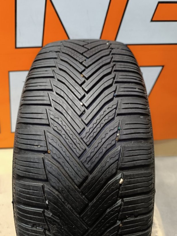 Alutec, 7,5x17'', 5x112, ET28 zimní pneu 225/50R17