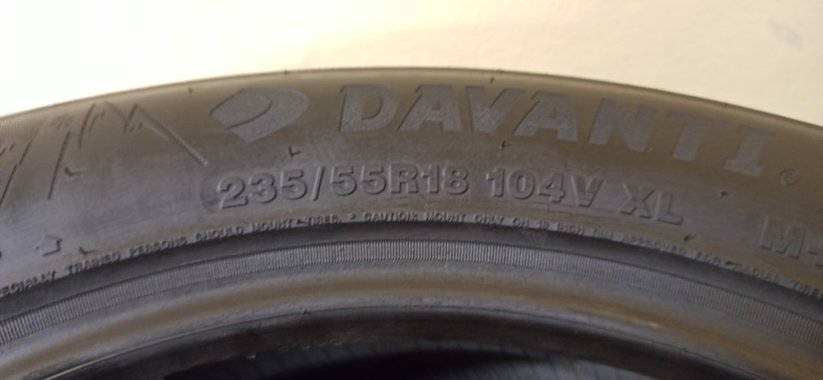 Davanti Wintoura SUV (XL) 235/55 R18 104V 8,5 mm (Bazarové)
