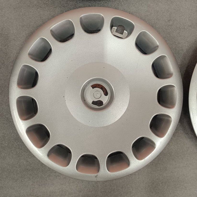 Poklice BMW 15" (bazarové)