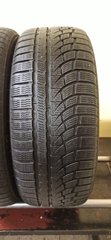 Nokian WR A4 XL 225/55 R17 101V 5,5 - 6,5 mm (Bazarové)