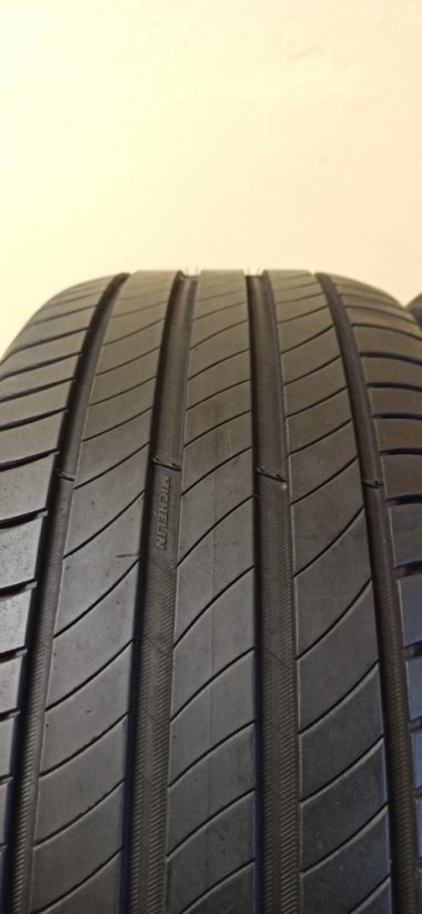 Michelin Primacy 4 235/45 R18 98Y 5mm (Použité)