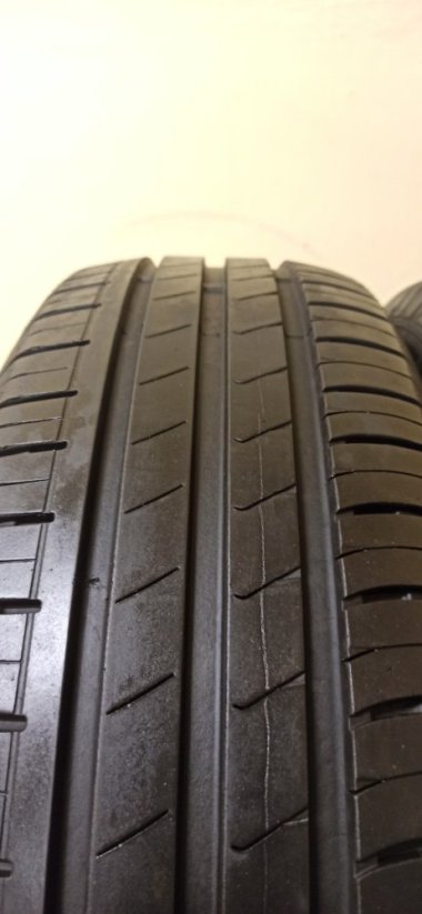 Hankook 195/65 R15 91H 1x5-5,5mm 1x4-4,5mm (Použité)