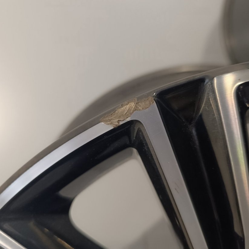 Alu kola Volvo V60, V90, S60, S90 8Jx18'' , ET42
