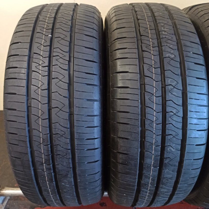 Kumho 235/55 R18 104H 7,5mm DEMO z předváděčky (Bazarové)
