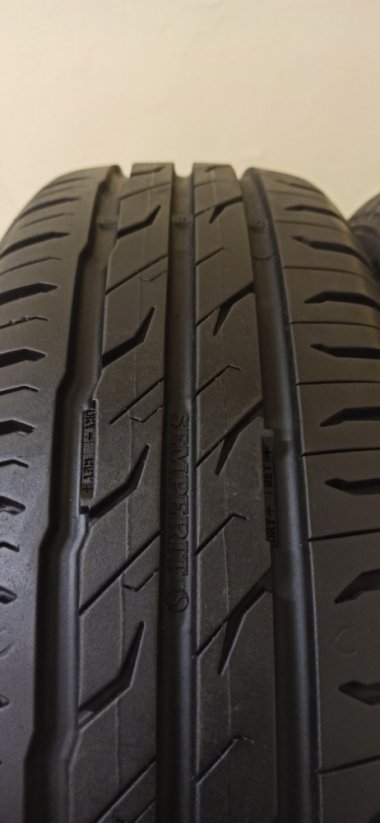 Semperit Speed-Life 3 185/65 R15 88H 7,5 mm (Bazarové)