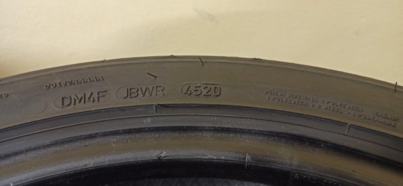 Dunlop Winter sport 5 225/45 R18 95V 4 - 6 mm (Použité)