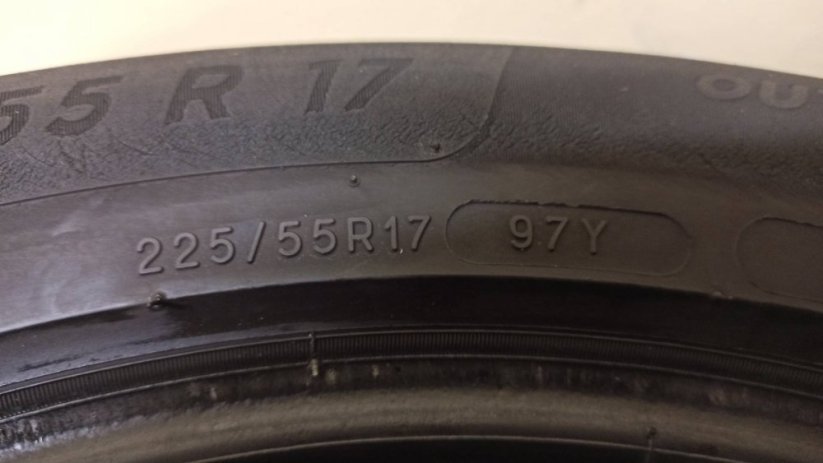 Michelin 225/55 R17 97Y 3,5mm (Bazarové)