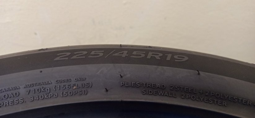 Hankook Ventus S1 evo 3 225/45 R19 96W 5,5-6,5 mm (Bazarové)