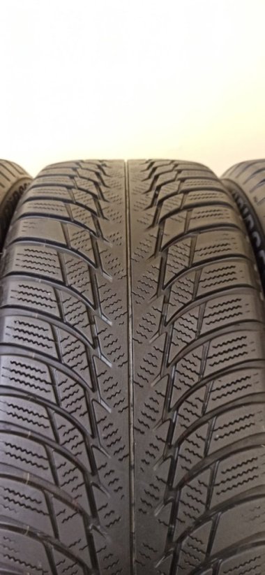 Bridgestone Blizzak LM001 195/55 R16 91V 4,5 mm (Bazarové)