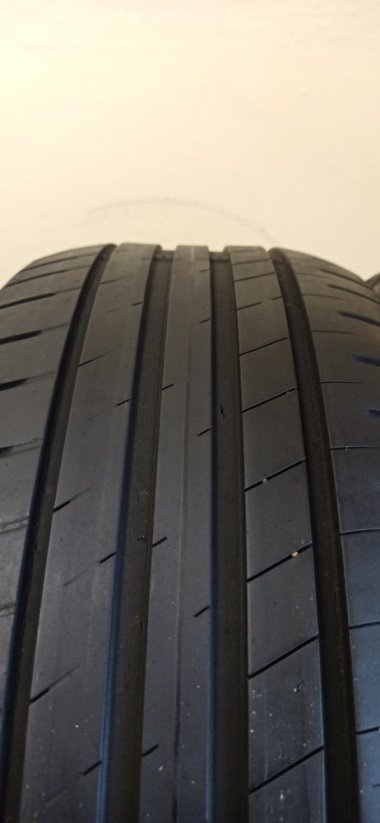 Goodyear Efficient Grip 225/55 R16 95W 3,5-4,5mm (Použité)