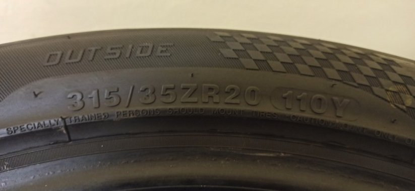 Dvourozměrné letní pneu 275/40 R20 + 315/35 R20 (Použité)