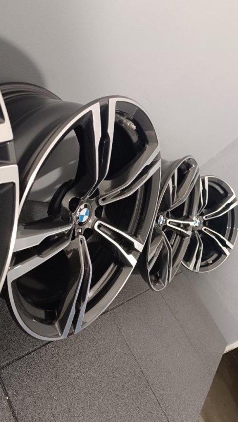 Alu kola BMW M5 (F90) dvourozměr 9,5'' + 10,5x19''