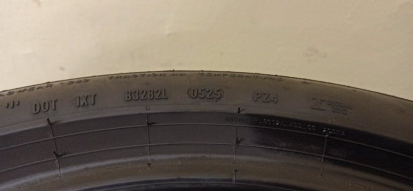 Pirelli P Zero 275/35 R19 100Y 4 - 5 mm (Bazarové)
