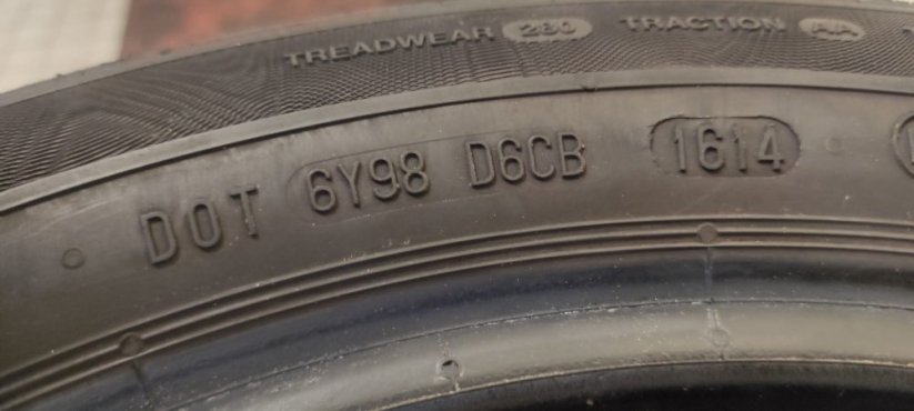 Letní pneu Continental 185/55/16 5-6m (Bazarové)
