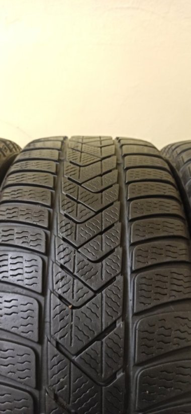 Pirelli Winter Sottozero 3 205/55 R16 91H 4,5 mm (Použité)