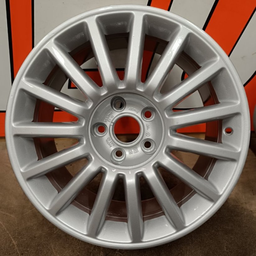 Originální kola Volkswagen Passat 17", PO RENOVACI