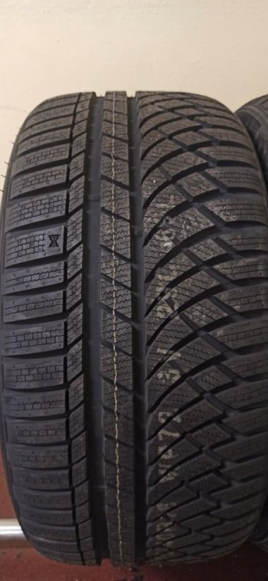 Kumho Winter Craft 275/40 R18 103V 7,5 mm