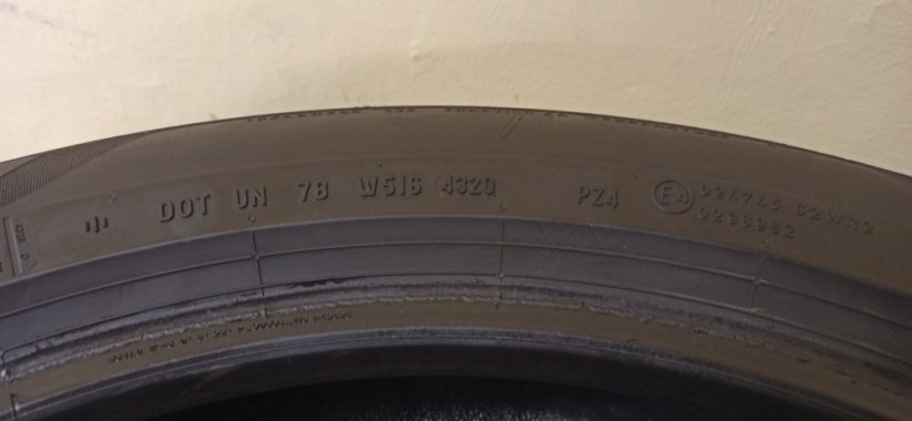 Dvourozměr Pirelli P Zero 275/45 R20 + 305/40 R20 (Použité)