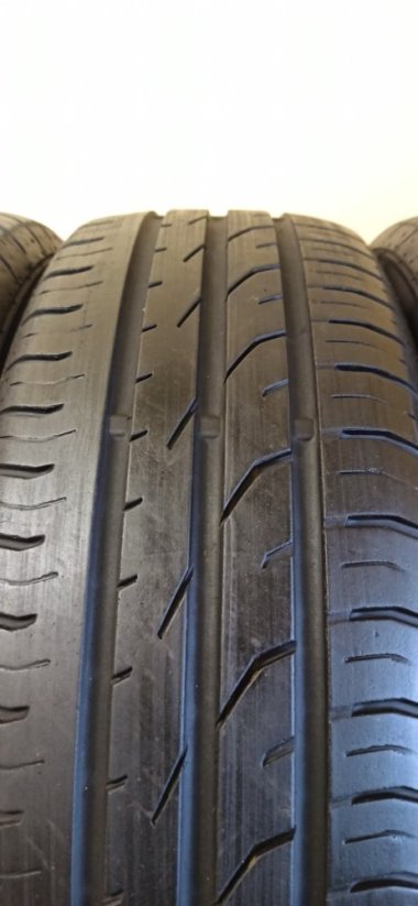 Continental 185/60 R15 84T 2x5,5-6mm 2x4,5-5,5mm (Použité)