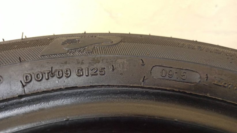 Acelera 175/65 R14 82H 4,5-5mm (Bazarové)
