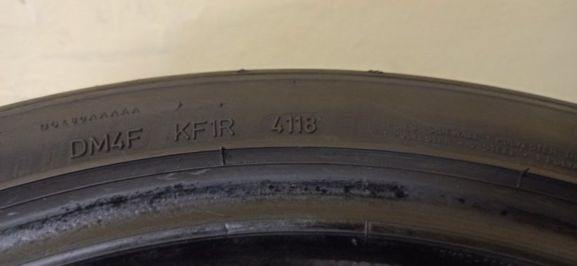 Dunlop Winter sport 5 225/45 R18 95V 4 - 6 mm (Použité)