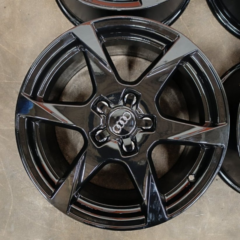 Originální alu kola na Audi A4, A6 7,5Jx17 ,ET45