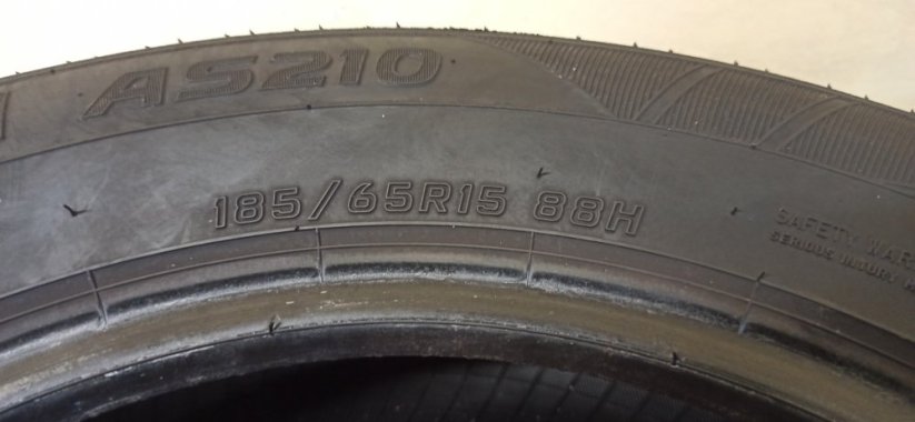 Falken 185/65 R15 88H 5,5-6,5mm (Bazarové)