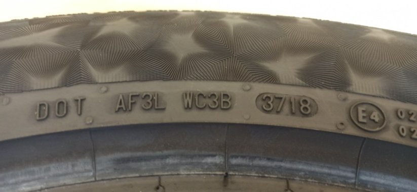 Continental 235/55 R18 100V 3,5 - 5,5 mm (Bazarové)