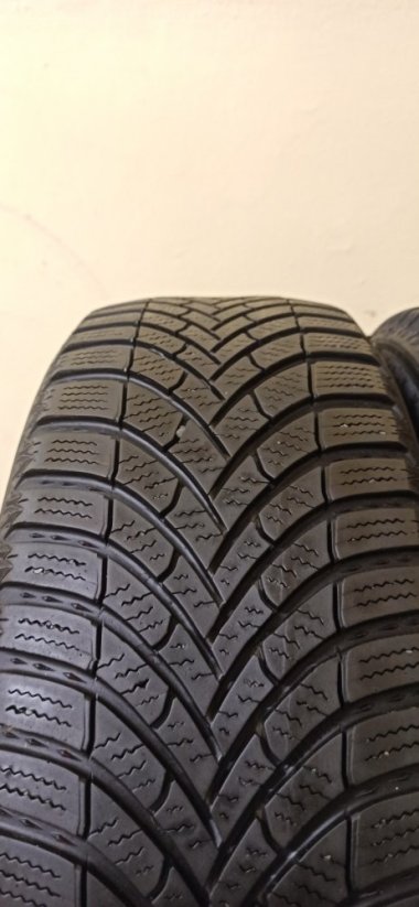 Semperit Speed - Grip 5 185/60 R15 88T 4,5-5,5 mm (Použité)