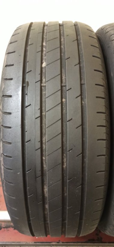 Goodyear Efficient Grip 205/55 R16 91V 4,5 - 5 mm (Bazarové)