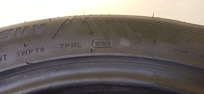Davanti Wintoura SUV (XL) 235/55 R19 105V 8,5 mm (Bazarové)