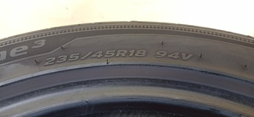 Hankook 235/45 R18 94V 4,5-5mm (Použité)