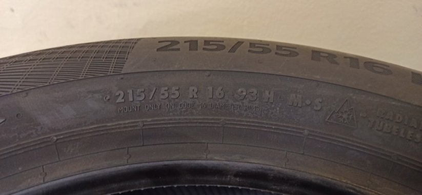 Continental WinterContact 215/55 R16 93H 8,5 mm