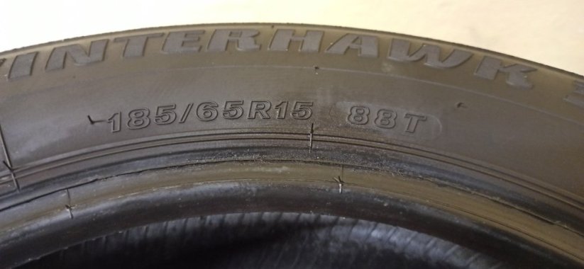 Firestone Winterhawk 3 185/65 R15 88T 5,5 - 6,5 mm (Bazarové)