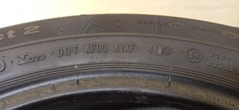 Continental 185/60 R15 84T 2x5,5-6mm 2x4,5-5,5mm (Použité)