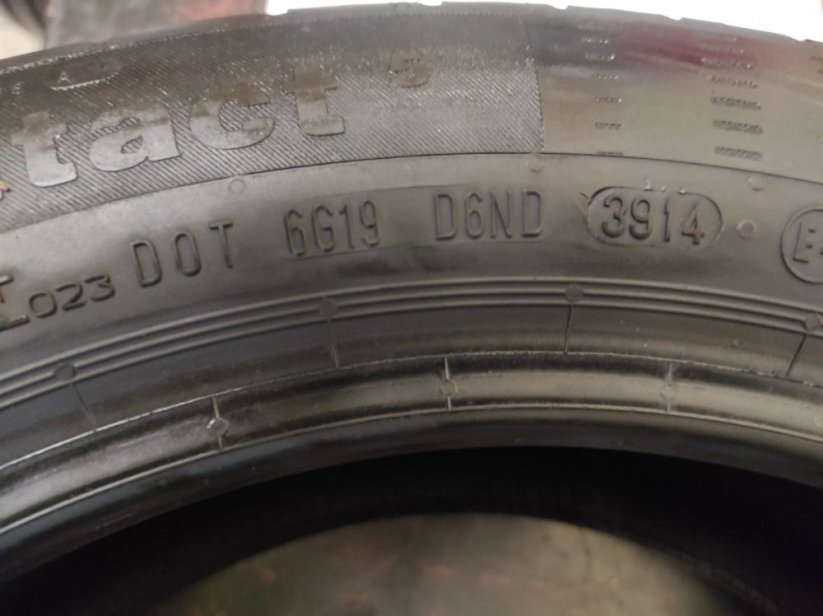 Letní pneu Continental 195/55/16 (22091602) (Bazarové)
