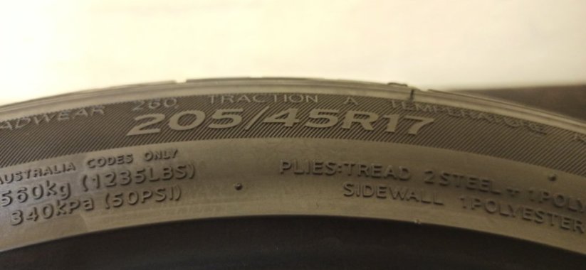 Hankook Ventus S1 evo 3 205/45 R17 88W 3,5-4,5 mm (Použité)