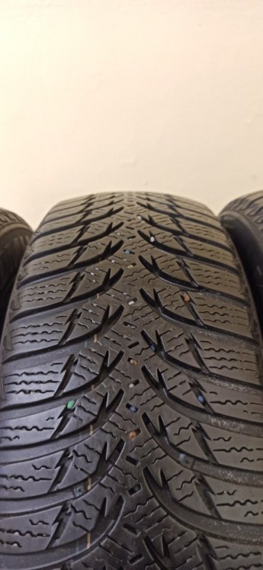 Kumho WinterCraft 175/65 R14 82T 5,5 - 6,5 mm (Bazarové)