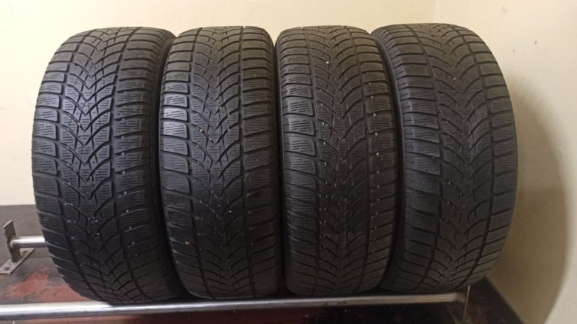 Dunlop SP Winter Sport 4D 205/55 R16 91H 3,5-4,5mm (Použité)