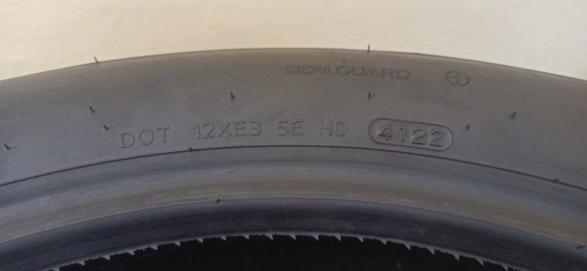 Hankook 235/50 R20 100T 4,5 mm (Bazarové)