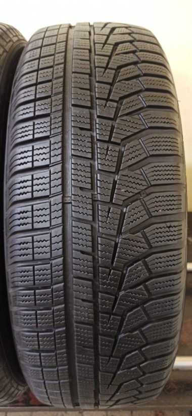 Hankook Winter icept SUV 215/65 R17 99V 5,5 mm (Bazarové)