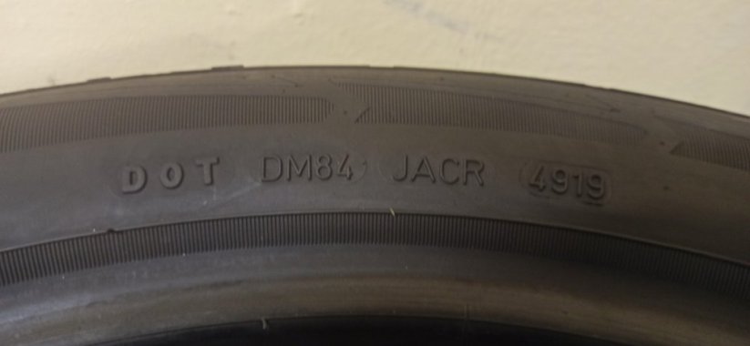 Goodyear 235/50 R19 99V 2x6,5mm 2x5,5mm (Bazarové)