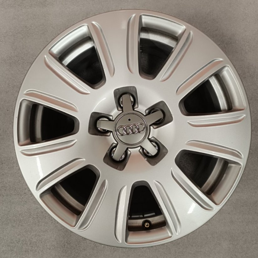 Originální alu kola na Audi Q3, 6,5Jx16 , ET33