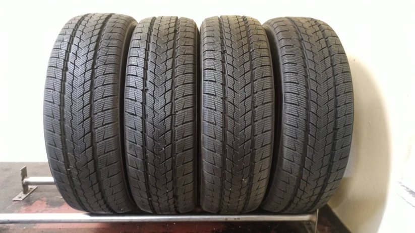 Davanti Wintoura SUV+ 225/65 R17 106H 8,5 mm (Použité)