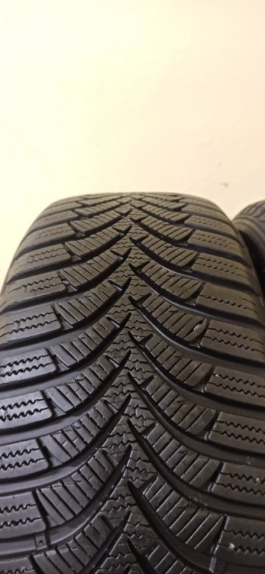Hankook Winter icept RS 2 185/60 R14 82T 7 mm (Použité)