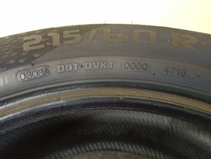 Vredestein 215/60 R17 96H 5,5mm (Bazarové)