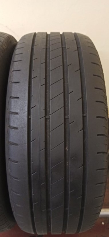 Goodyear Efficient Grip 205/55 R16 91V 4,5 - 5 mm (Bazarové)