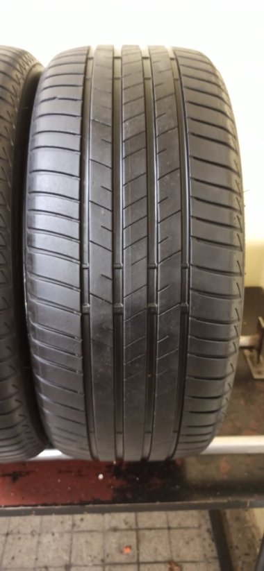 Lassa Revola Nextgen 245/45 R18 100Y 5,5 mm (Bazarové)