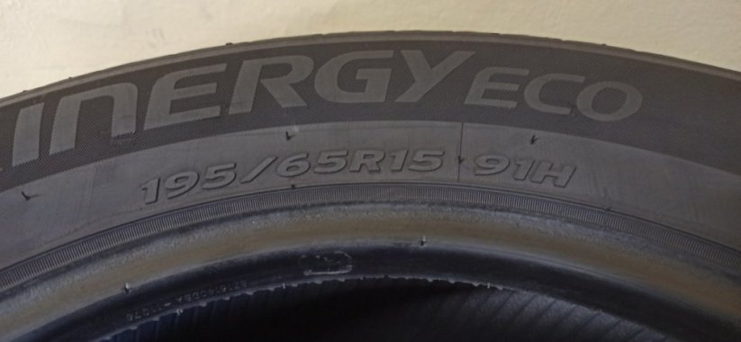 Hankook Kinergy Eco 195/65 R15 2x5,5mm 2x 4,5mm (Bazarové)
