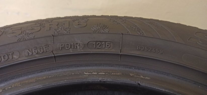 Dunlop SP Winter Sport 4D 205/55 R16 91H 5 mm (Bazarové)